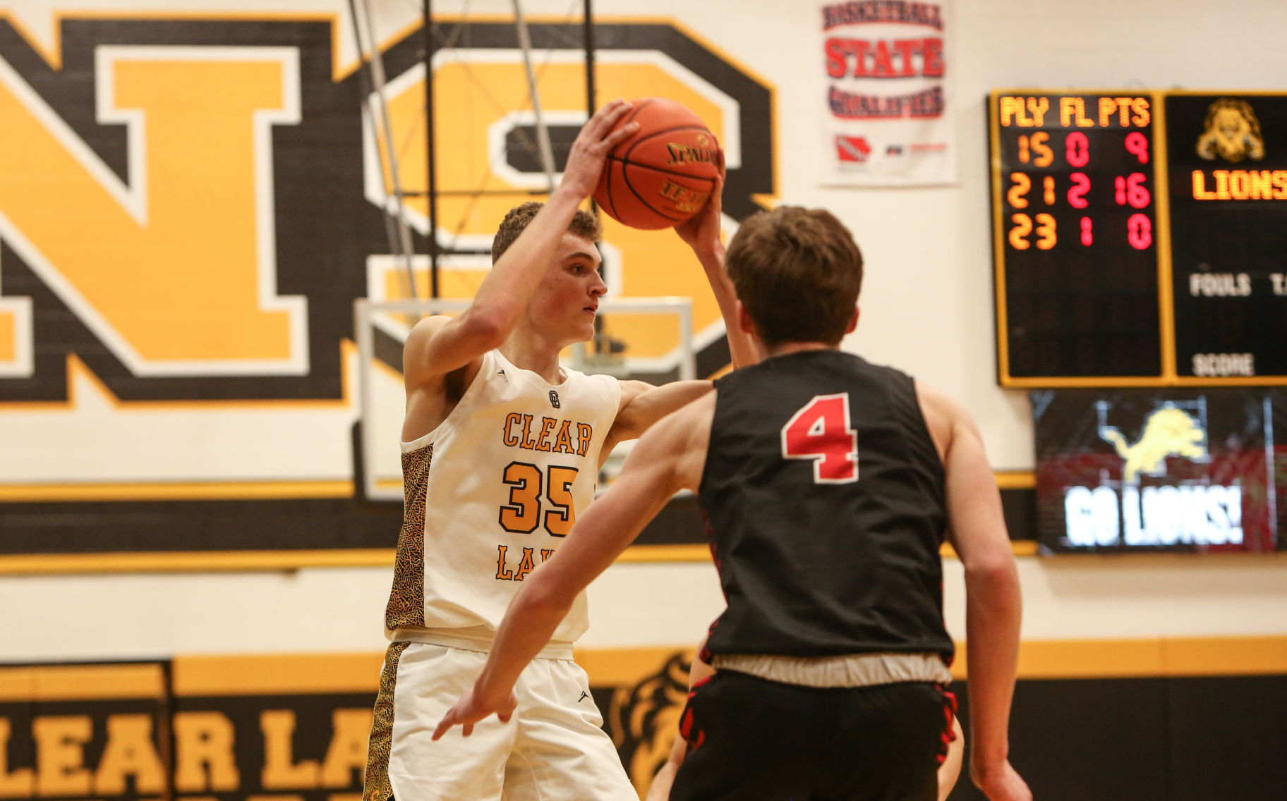 Clear Lake boys basketball vs H-D-C 02-22-21 -16.jpg